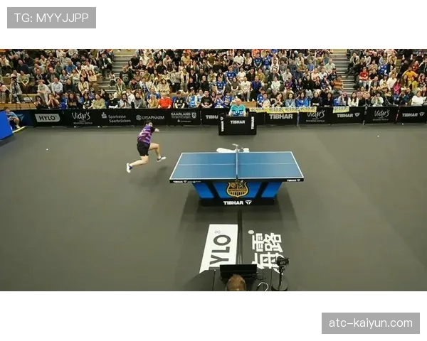 萨尔布吕肯主场告别战3-1胜不莱梅，为离队球员举行仪式